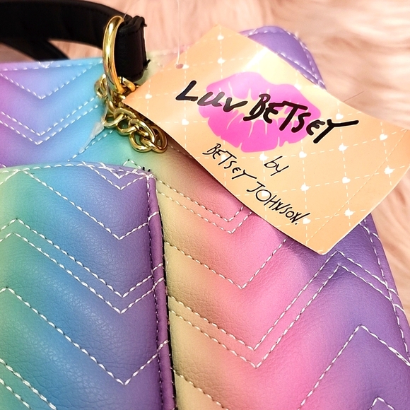 RARE FIND!! BRAND NEW BETSEY JOHNSON RAINBOW QUILTED TOTE HANDBAG - Picture 5 of 9